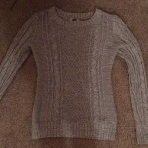Old navy sweater in gray